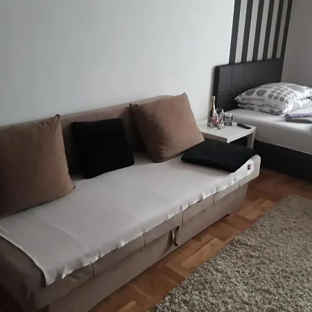Apolon Centar * 巴尼西卢卡
